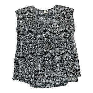 Black and White Patterned Women's Top